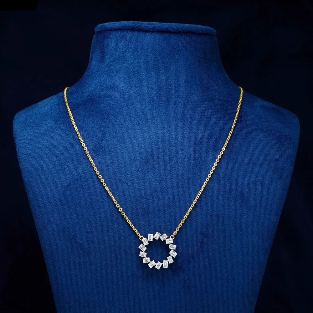Emerald Circular Pendant – lab-grown diamond pendant